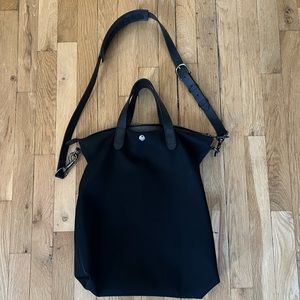 Mismo M/S Tote